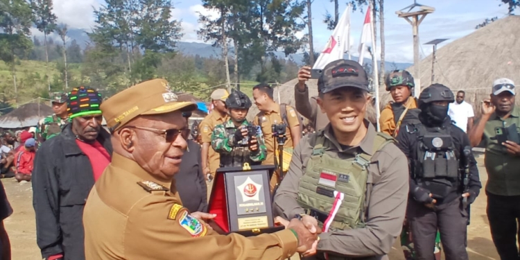 Kunker Pangkogabwilhan III Di Distrik Gome, Bupati Elvis Tabuni Harap Kondisi Keamanan Dapat Dipulihkan