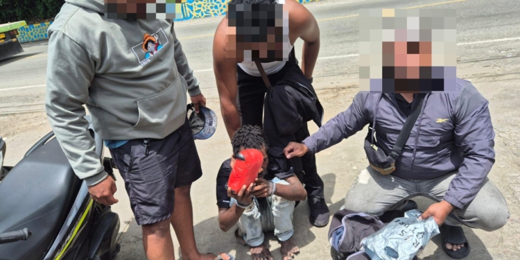 Di Terminal Mesran Jayapura, Seorang Mahasiswa di Ringkus Polisi Karna Membawa Ganja 400 Gram