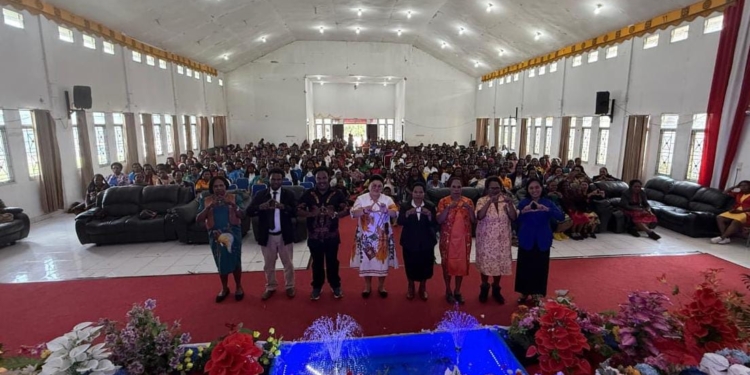 Ketua PKK Kabupaten Puncak Hadiri Ibadah Syukur HUT Perkauan Nasional di Klasis Ilaga, Ini Pesan dan Harapannya
