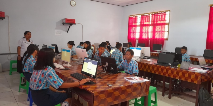 Tingkatkan Kualitas Belajar, Siswa SMP YPPK Santu Paulus Abepura, Ikut ANBK Tahun 2025