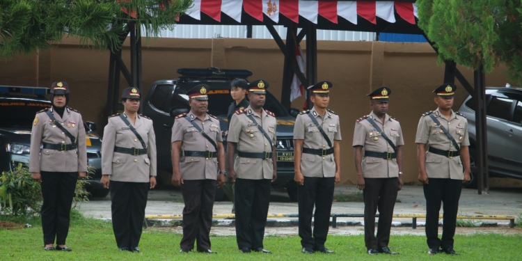 Kapolres Jayapura Pimpin Upacara Serah Terima Jabatan Sejumlah Pejabat Utama dan Kapolsek Jajaran