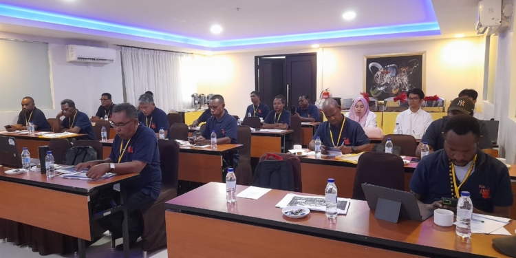 Aparat Kampung dan Bamuskam Koya Tengah Ikut Bimtek Anti Korupsi