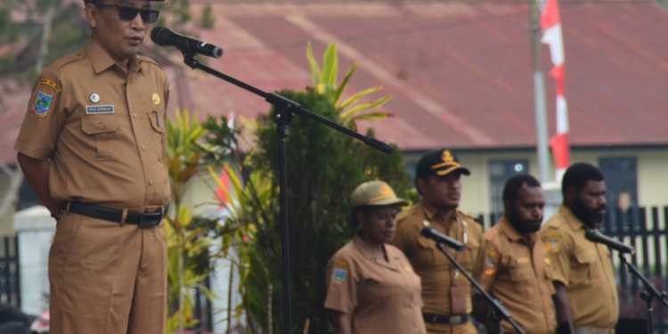 Sekda Puncak Jaya: Penahanan Gaji Bagi ASN yang Tidak Melaksanakan Tugas di Masing-Masing OPD