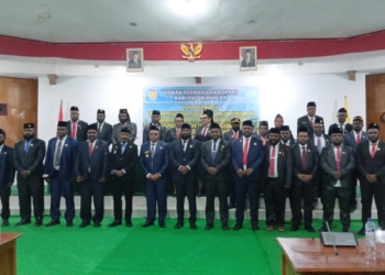 DPRD Puncak Tutup Sidang Perubahan APBD 2025, Ketua Dewan dan Bupati Tekankan Transparansi dan Pembangunan Prioritas
