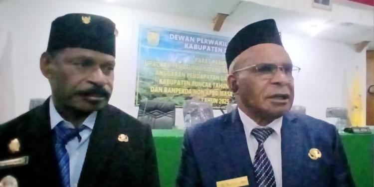 Bupati Puncak Elvis Tabuni Umumkan Raih Apresiasi APBD dan Penghargaan Nasional Asia Global Awards 2025