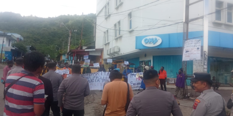 Mahasiswa Paniai di Kota Jayapura Gelar Aksi Penolakan Pendoropan militer di Paniai
