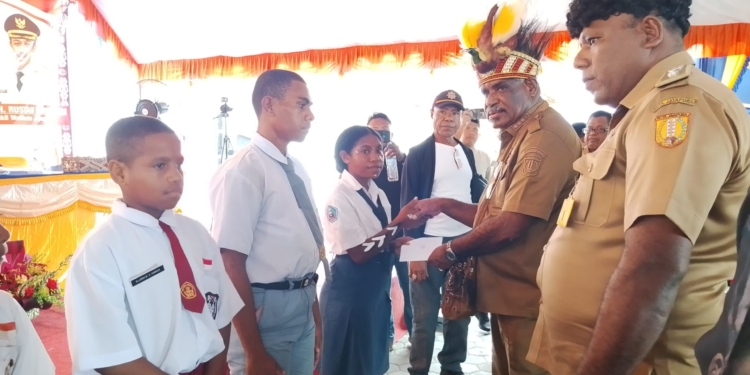Di Kampung Holtekamp, Wali Kota Akhiri Seluruh Kegiatan Turkam di Kota Jayapura