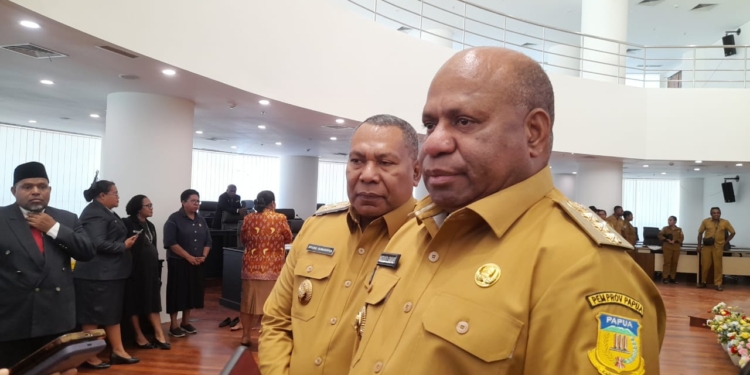 Terima Aspirasi MRP, Gubernur Papua Dorong Kolaborasi Pusat Bangun Infrastruktur di Papua