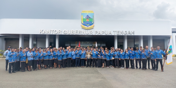 Wagub Papua Tengah Lepas 189 Kontingen ke PORNAS XVII KORPRI di Sumsel