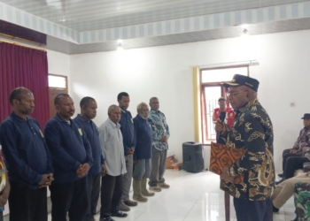 Bupati Elvis Tabuni Resmi Lepas 30 Peserta Wisata Rohani ke Yerusalem dan Mekah