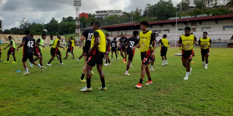 Pelatih Baru Rahmad Darmawan Langsung Pimpin Latihan Persipura Pasca Kalah di Deltras