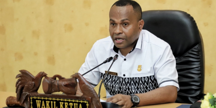 Waket I DPR Kota Jayapura Kritik Tegas Soal Pemusnahan Sitaan Mahkota Burung Cenderawasih