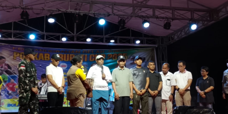 Tutup Porkab dan Bupati Cup, Bupati Piter: Mari Kita Jaga Persatuan dan Persaudaraan di Kabupaten Keerom 