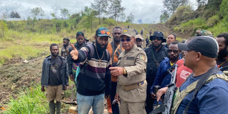 Bupati Elvis Tabuni Tegaskan Tidak Ada yang Boleh Menghalangi Pembangunan di Omukia