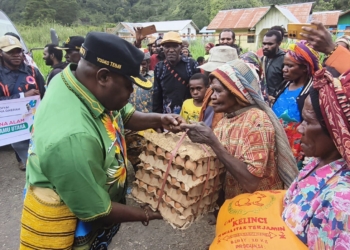 ‎Pemda kabupaten Dogiyai Salurkan Bantuan Kepada Masyarakat Korban Banjir dan Longsor di 7 Distrik