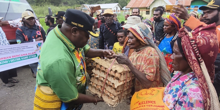 Pemda kabupaten Dogiyai Salurkan Bantuan Kepada Masyarakat Korban Banjir dan Longsor di 7 Distrik