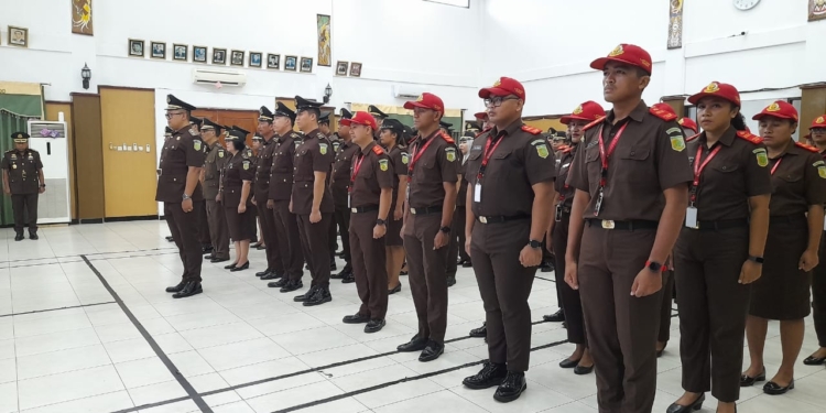 Pimpin Upacara Hari Pahlawan ke-80, Wakajati Papua: Semua Pihak Dituntut Menghormati dan Menghargai Jasa Para Pahlawan