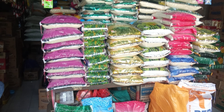Harga Beras SPHP di Pasar Youtefa Jayapura Sesuai HET