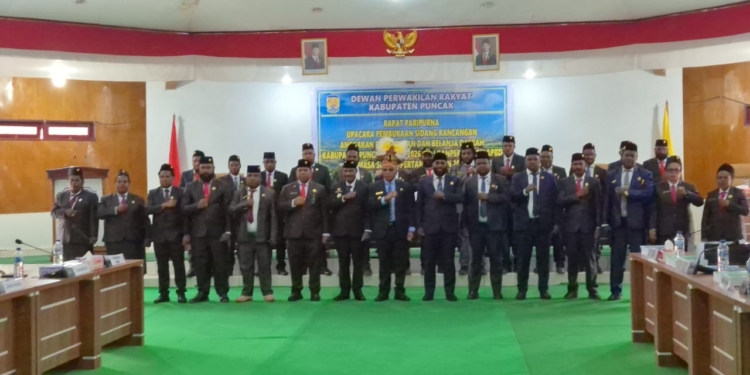 APBD 2026 Tanpa Defisit, Bupati Elvis Tabuni Paparkan Nota Keuangan di Paripurna