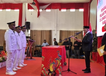 25 Kepala Distrik Resmi Dilantik, Bupati Elvis Tabuni: Ini Kado Natal untuk Puncak