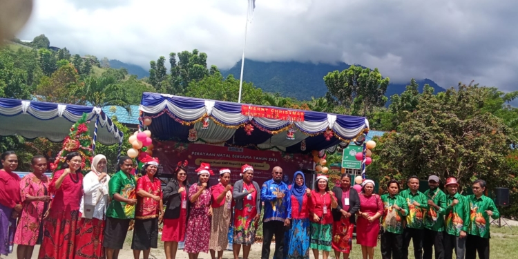 Menjaga Tali Persaudaraan SMPN 2 Sentani bersama Alumni Gelar Ibadah Natal Bersama