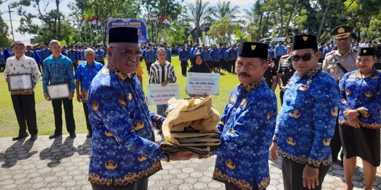 Damkar Kota Jayapura Terima Bantuan APD Dari Pemerintah Korea Melalui Kemendagri
