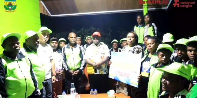 Bupati Dogiyai Bantu 1 Miliar ke Peserta Pesparani ke-2 Kabupaten Mimika