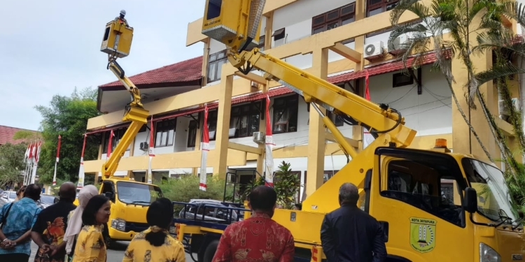 Wujudkan Kota Terang Benderang, PUPR Kota Pengadaan Mobil Tangga Hidrolik Skylift Bagi LPJU