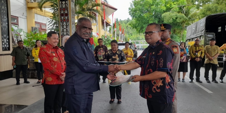 Serahkan Kendaraan Operasional LPJU, Walikota: Gunakan Bagi Pekerjaan Dinas