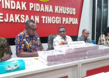 Tim Kuasa Hukum Ketua Harian Pon XX Papua, Datangi Kejati Papua Kembalikan Uang Negara Senilai 5 Miliar