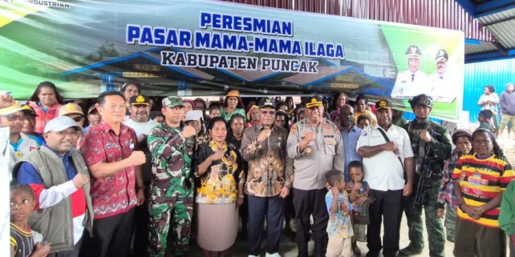 Bangun Ekonomi Rakyat, Bupati Elvis Tabuni Resmikan Pasar Mama-Mama Ilaga