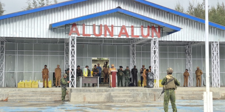 Pemkab Puncak Gelar Apel Gabungan di Alun-alun Ilaga, Ini Pesan Bupati Elvis Tabuni