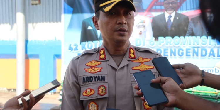 Jelang Natal, Polres Yapen Siap Dukung Penyaluran Beras SPHP Bagi Masyarakat