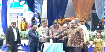 Gubernur John Tabo Ajak Gereja Baptis Jaga Semangat Persatuan