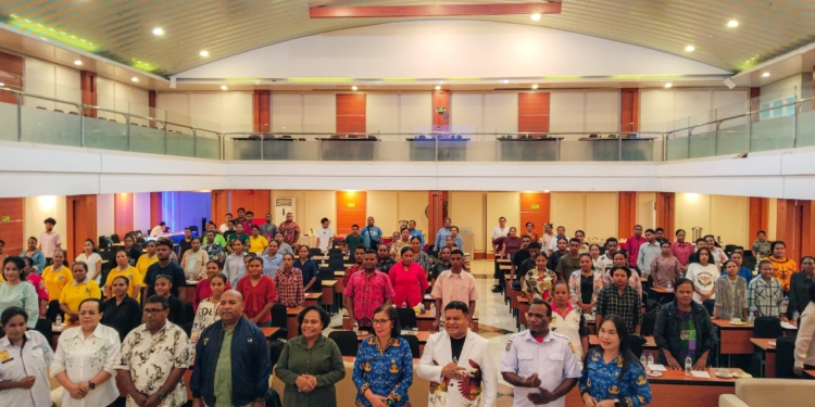 Menuju Papua Emas 2041: Dinkes dan TP PKK kota Jayapura Gelar Sosialisasi Perlindungan Anak dan Keluarga Port Numbay