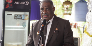 Eratkan Sinergi Pemda dan Gereja, Pemkot Berbagi Bantuan Natal Berupa 100 Ekor Babi