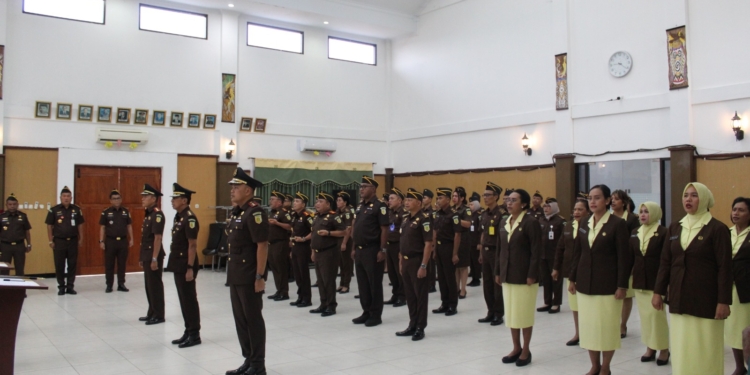 Asisten Tindak Pidana Khusus dan 2 Kajari di Kejati Papua, Resmi Diserahterimakan Kajati Papua
