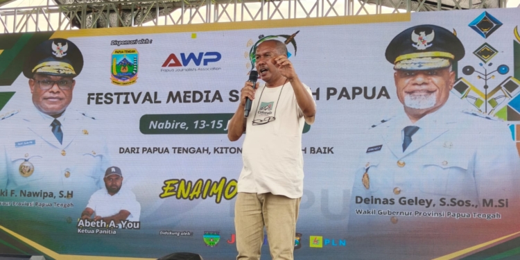 Viktor Mambor: “Jurnalis Papua Harus Jadi Pemain Utama di Tanah Sendiri, Bukan Penonton”
