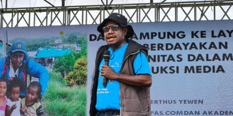 Jurnalis Kompas Robert Yewen Ajak Generasi Muda Angkat Potensi Kampung Papua ke Layar Media