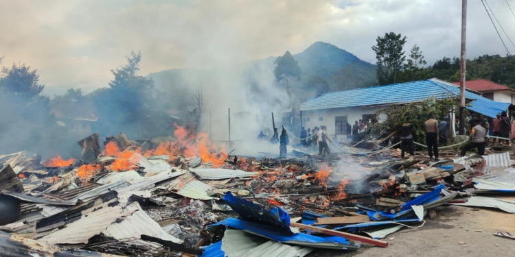Ratusan Bangunan Kios Ludes Terbakar Di Karubaga, Tolikara