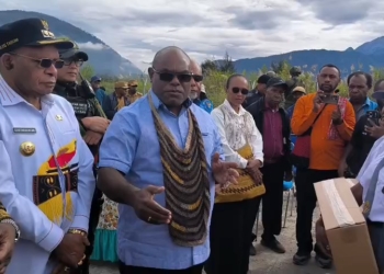 “Jangan Pernah Takut”: Gubernur Meki Nawipa Tambah 100 Kuota Beasiswa Ilmu Kedokteran untuk Anak Papua Tengah
