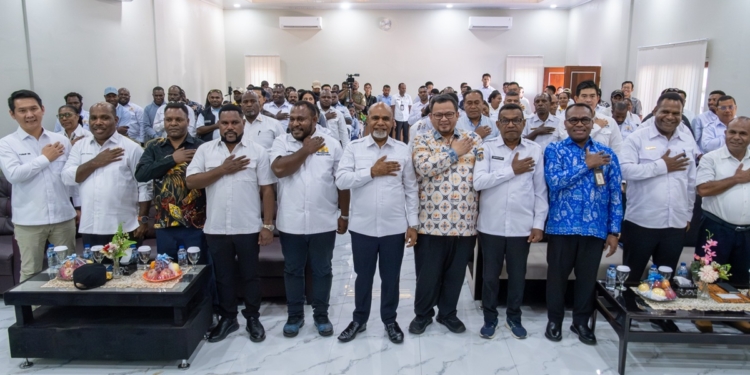 Wagub Papua Tengah Buka Talkshow KADIN, Dorong Akselerasi Ekonomi dan Pemberdayaan Pengusaha Lokal