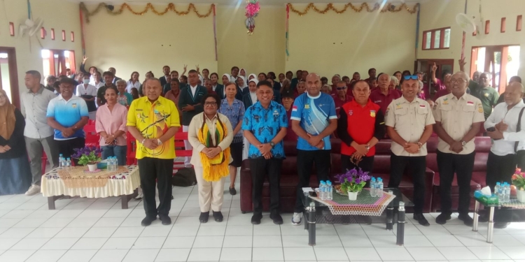 Di Tengah Para Lansia Sentani, Wamendagri Ribka Haluk Bawa Harapan untuk Panti Tresna Wedha