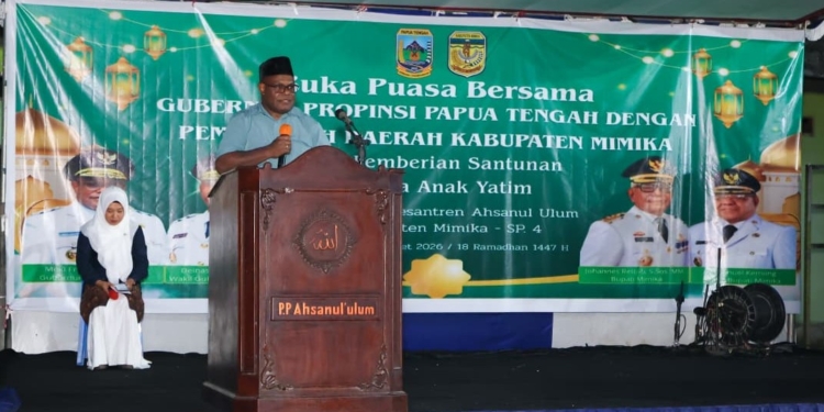 Gubernur Papua Tengah, Meki Nawipa Buka Puasa Bersama, Santuni Anak Yatim di Ponpes Ahsanul Ulum Mimika