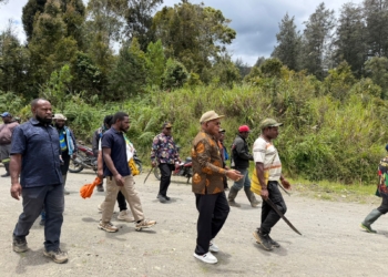 Tancap Gass, Bupati Elvis Tabuni dan Ketua DPRK Tanam Patok Batas Lokasi Kantor Bupati dan DPRK Puncak di Gome