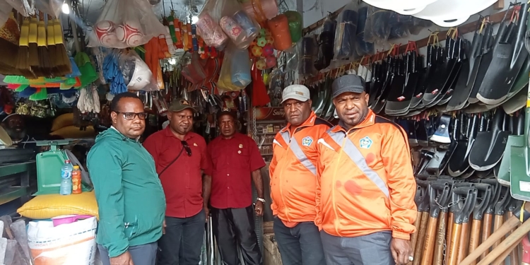 Sidak DPRK Jayawijaya: Temukan Produk Kedaluwarsa dan Harga Tak Seragam di Pasar Wamena