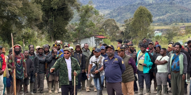 Hari Ketiga Patok Batas Tanah, Bupati Elvis Tabuni Pastikan Lokasi Kantor Bupati dan DPRK Puncak Sah