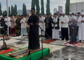 Ribuan Jamaah Padati Halaman Kantor Gubernur Papua, Idulfitri 1447 H Berlangsung Khidmat dan Penuh Makna