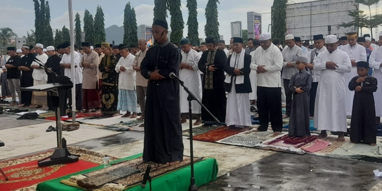 Ribuan Jamaah Padati Halaman Kantor Gubernur Papua, Idulfitri 1447 H Berlangsung Khidmat dan Penuh Makna
