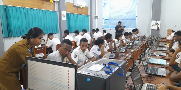 Ujian Sekolah SMAN 2 Jayapura Lancar, 475 Siswa Ikut Berbasis Komputer